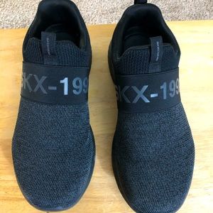 Skechers size 9.5 wide